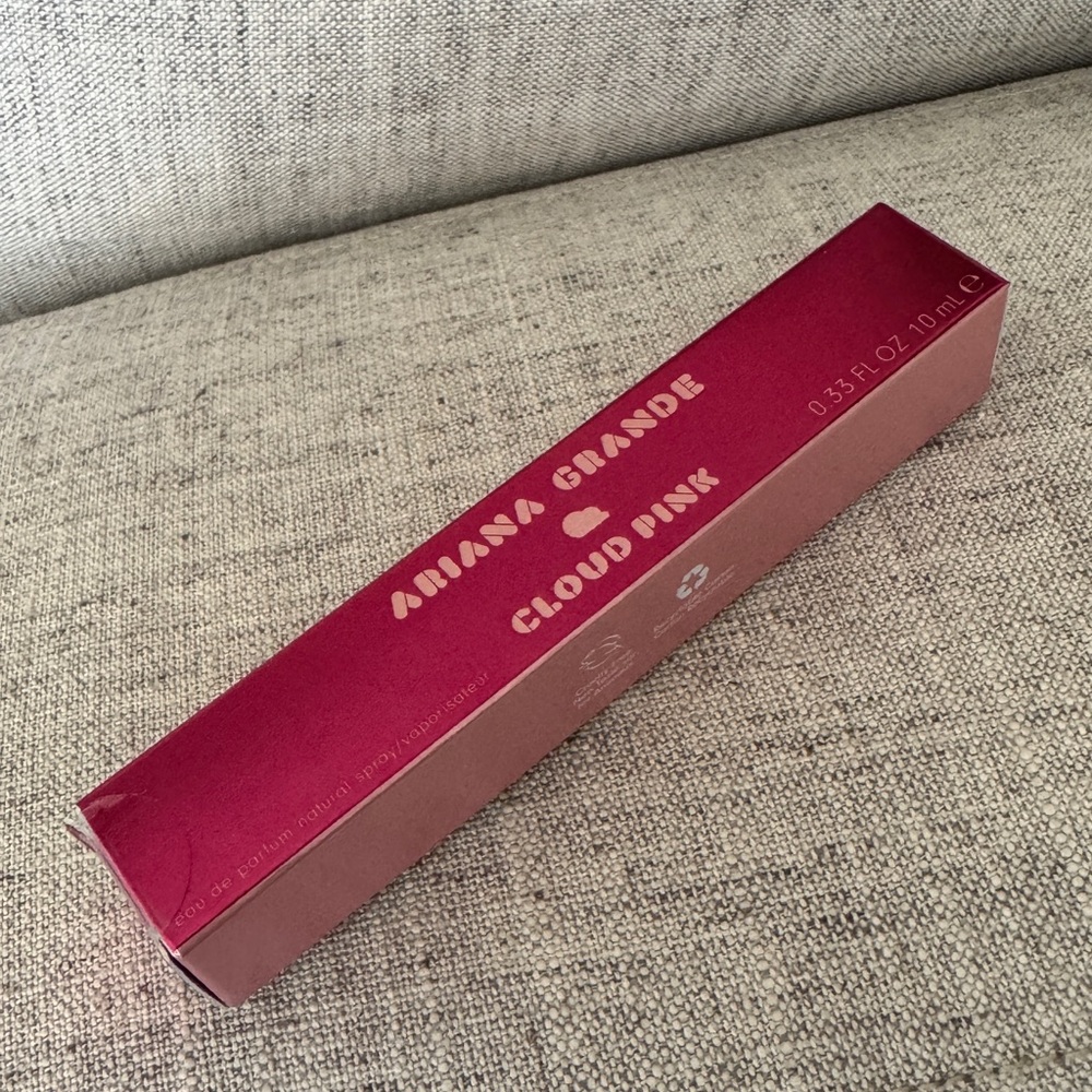 Ariana Grande Cloud Pink- Travel Sz spray 0.33 Fl. Oz.-NIB💗 new sealed